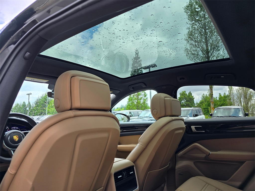2021 Porsche Cayenne E-Hybrid Coupe Base photo 27