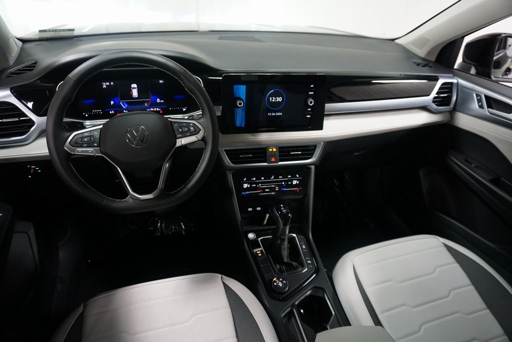 2025 Volkswagen Taos SE photo 16
