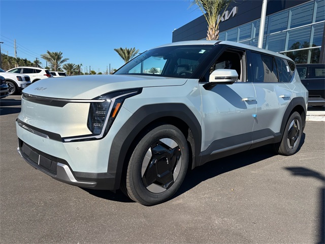 2026 Kia EV9 Light Long Range photo 3