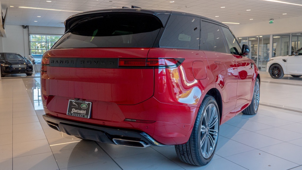 2025 Land Rover Range Rover Sport SE photo 5