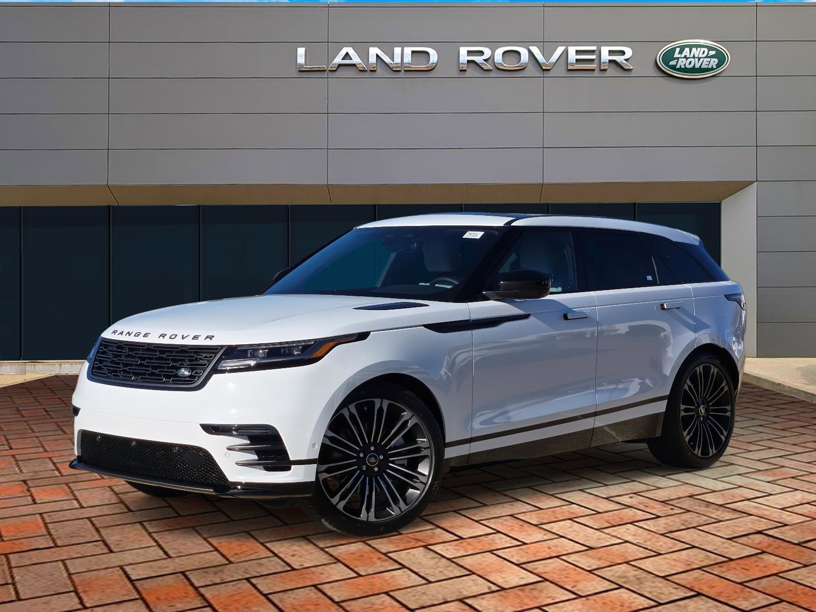 2026 Land Rover Range Rover Velar Dynamic SE's photo