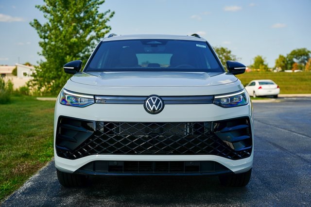 2025 Volkswagen Tiguan SE R-Line Black photo 48