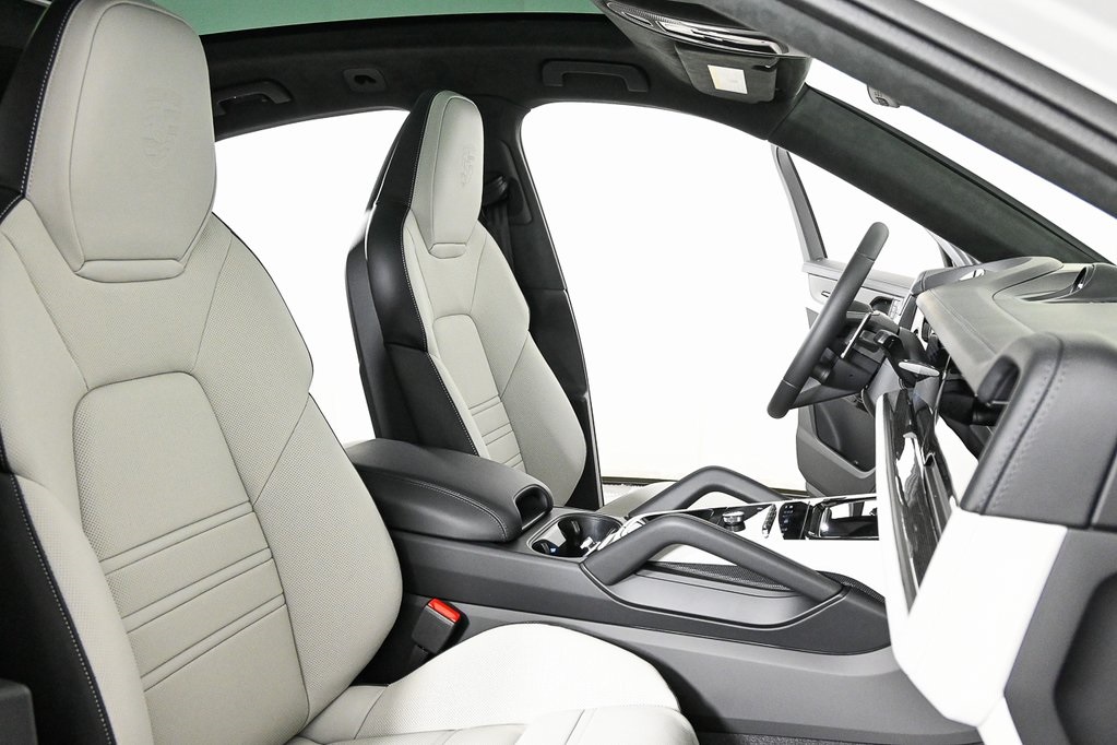 2026 Porsche Cayenne GTS Coupe photo 20