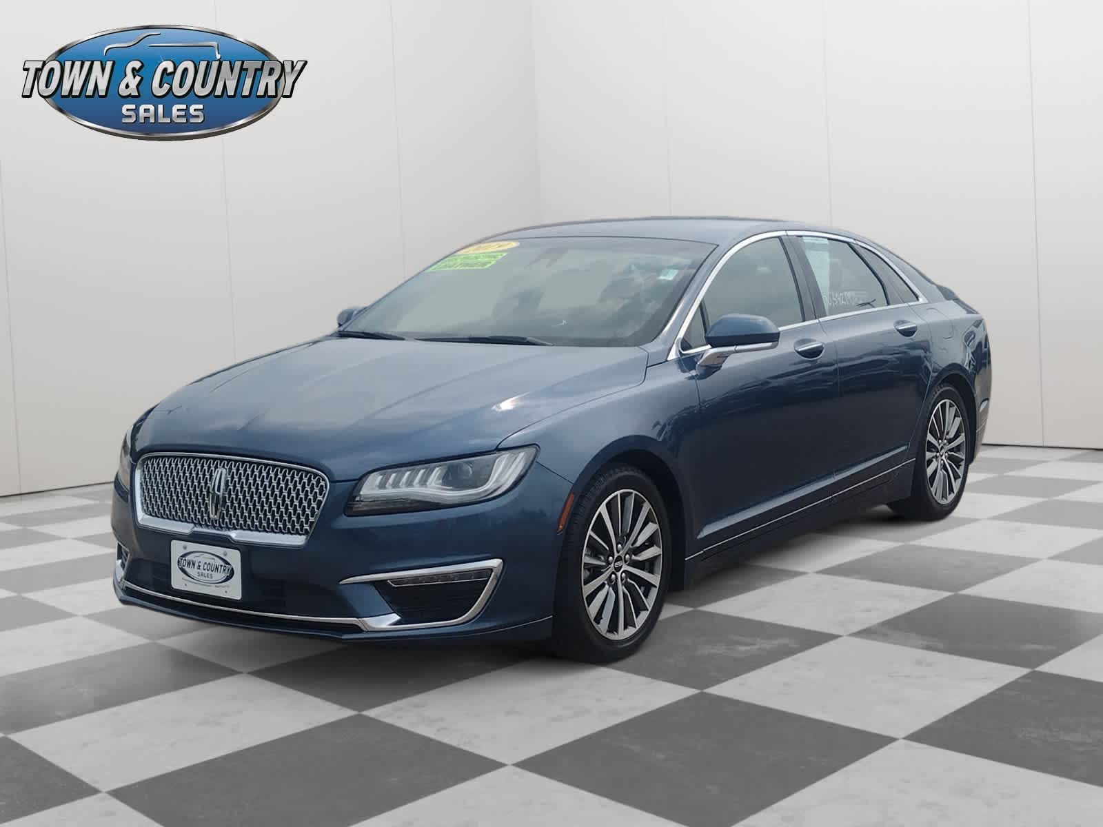 2019 Lincoln MKZ Hybrid Reserve photo 3