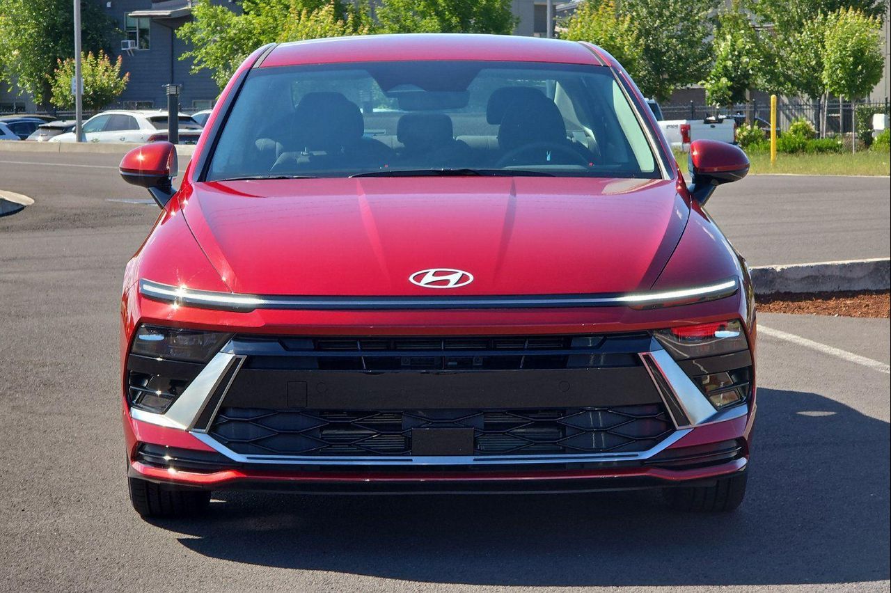 2025 Hyundai Sonata Hybrid SEL photo 8