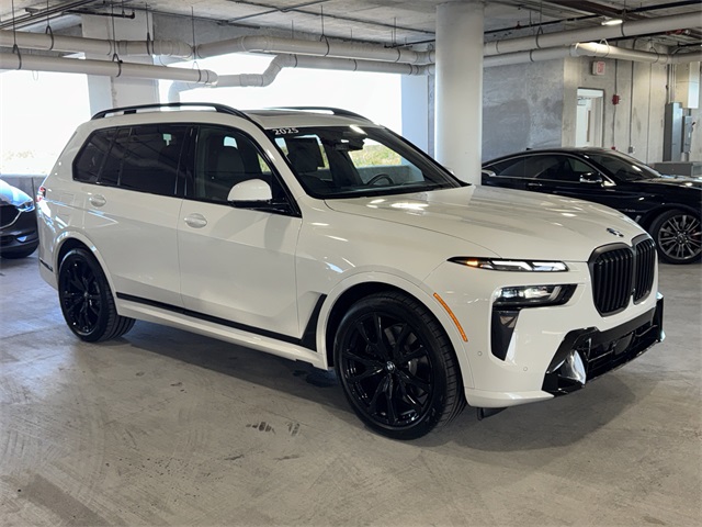 2025 BMW X7 40i's photo
