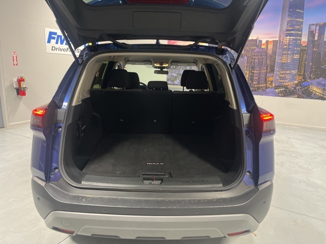2023 Nissan Rogue SV photo 23