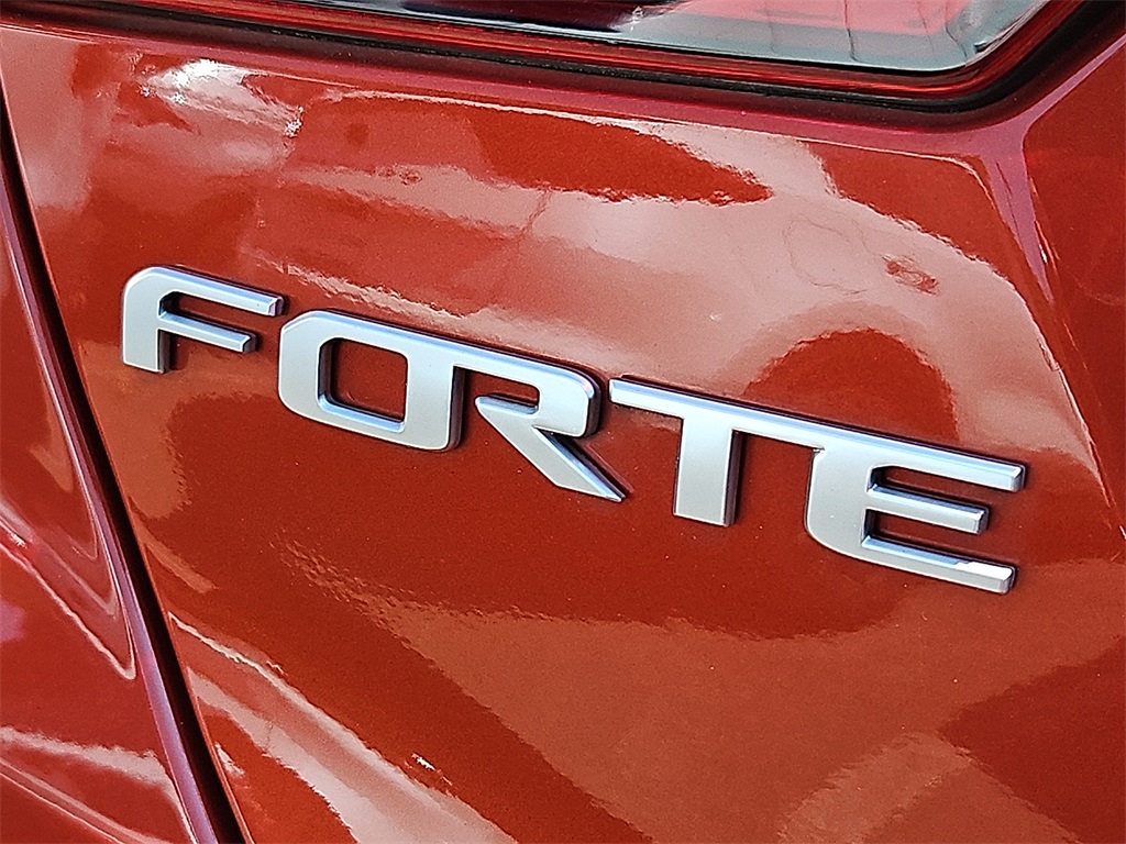 2023 Kia Forte LXS photo 23