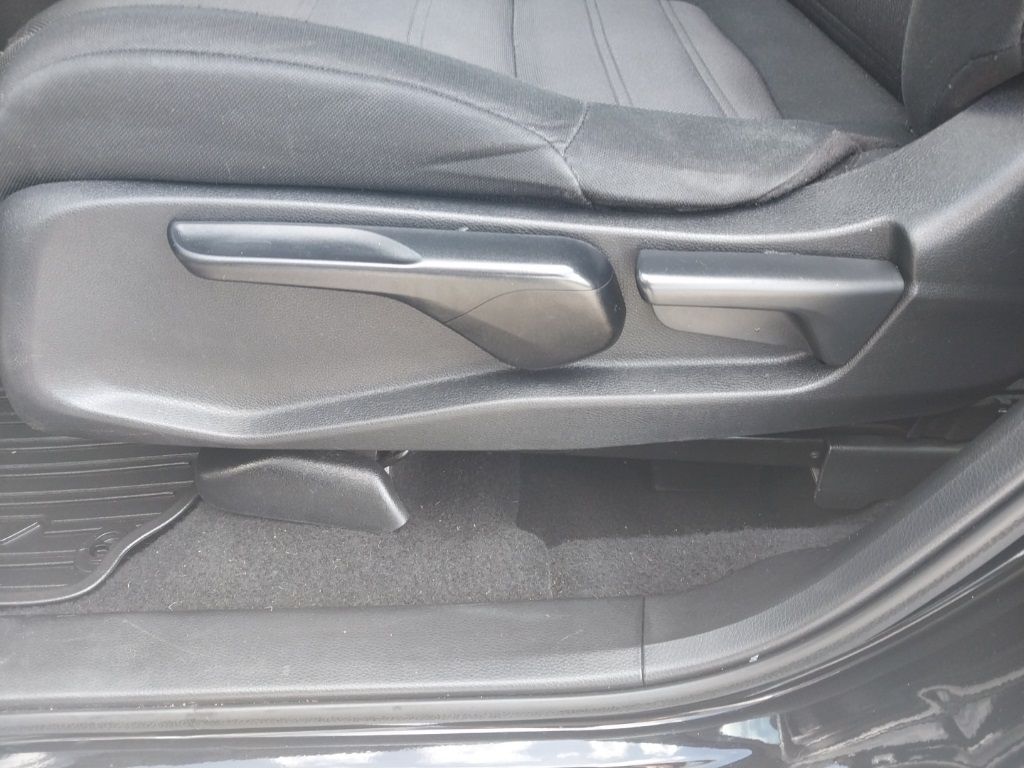 2019 Honda CR-V LX photo 10