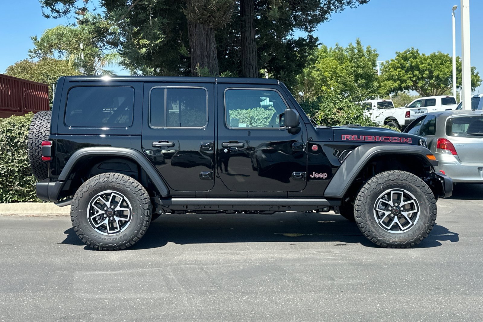 2025 Jeep Wrangler Rubicon photo 3