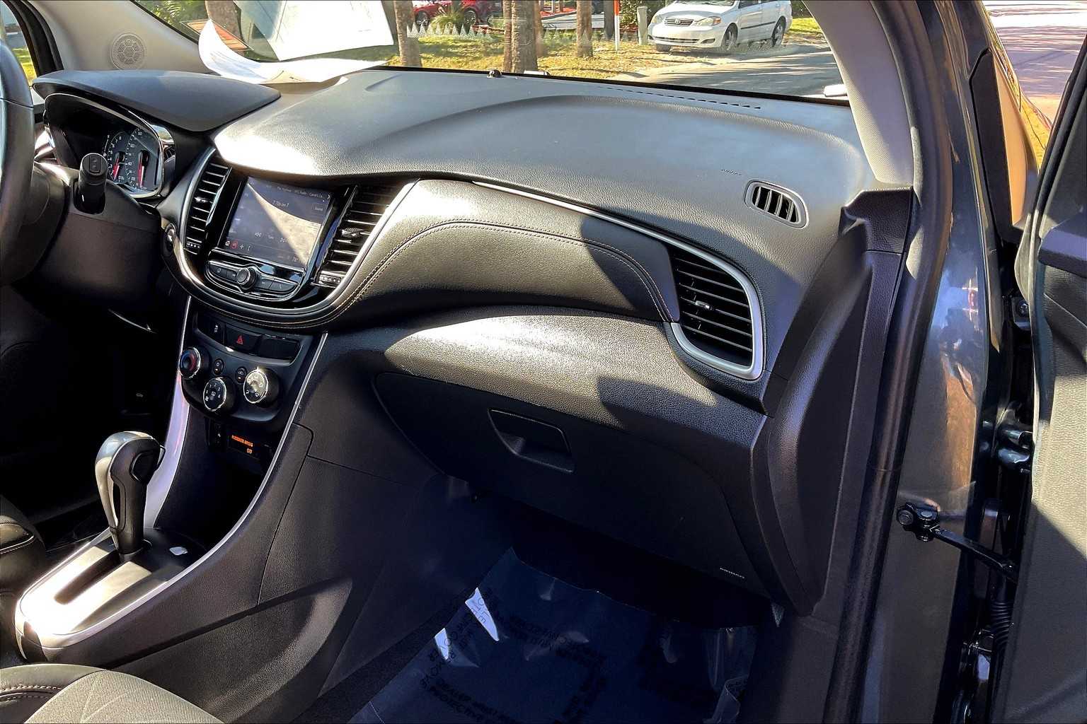 2021 Chevrolet Trax LT photo 15