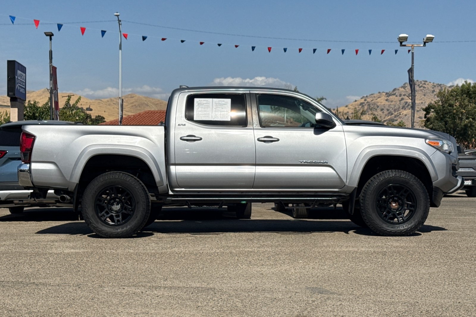 2018 Toyota Tacoma SR5 photo 3