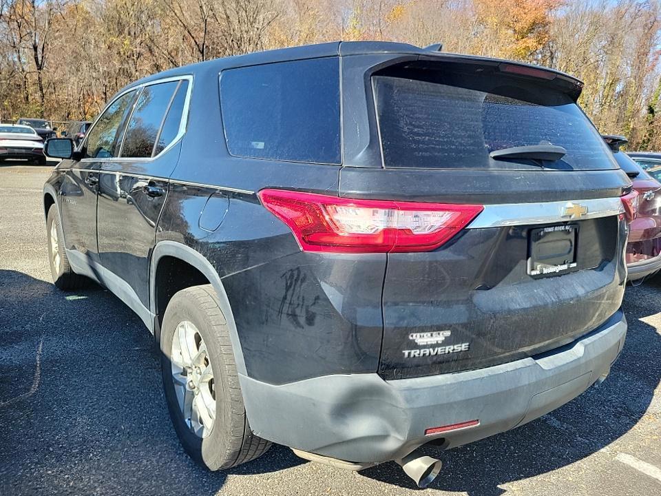 2019 Chevrolet Traverse LS photo 3