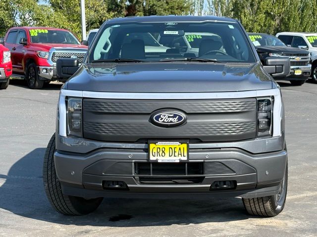 2025 Ford F-150 Lightning photo 2