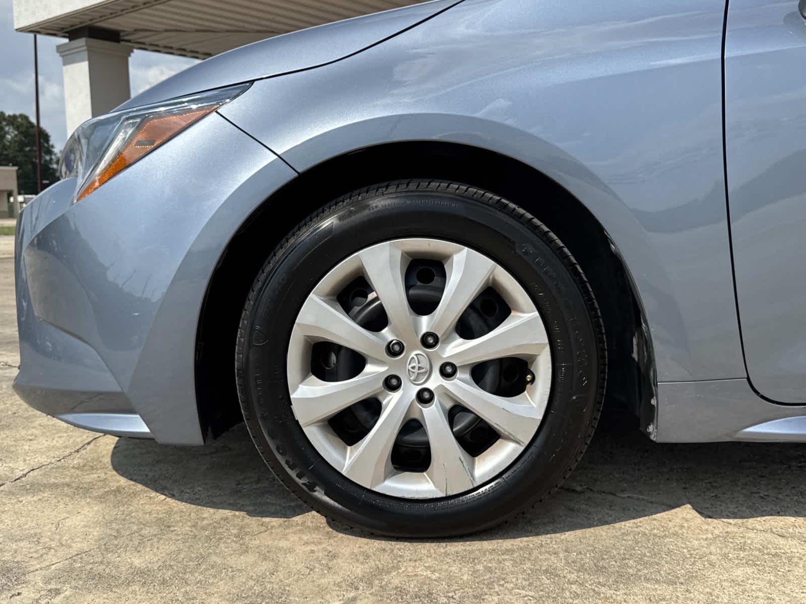 2024 Toyota Corolla LE photo 4