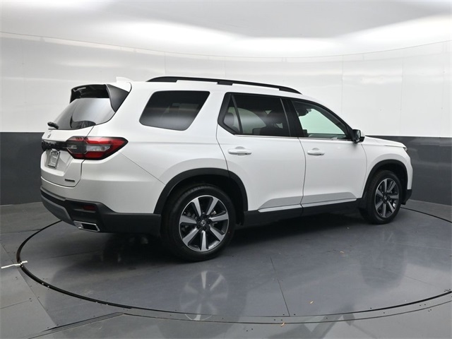 2025 Honda Pilot Touring photo 3