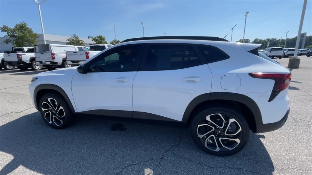 2024 Chevrolet Trax photo 3