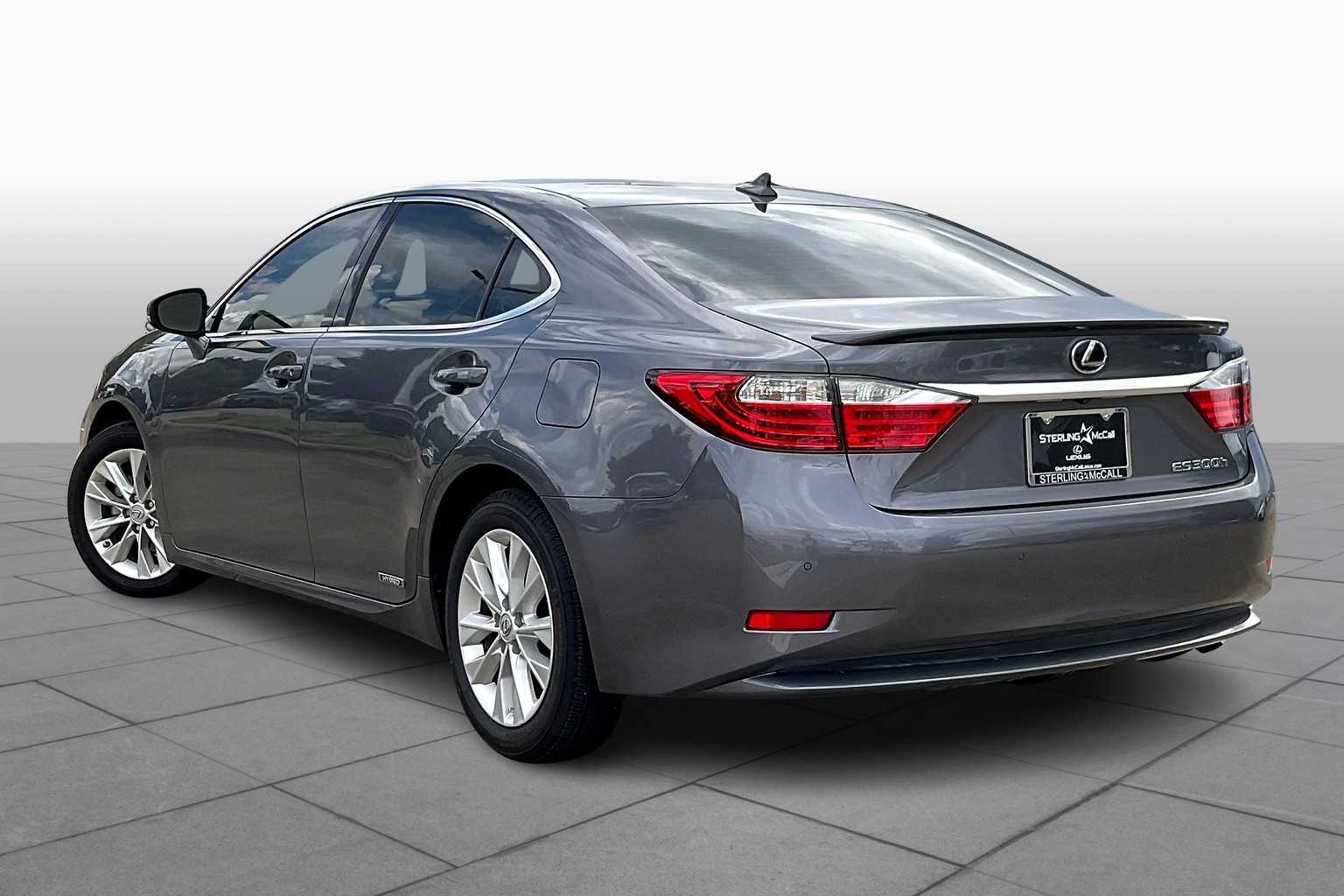 2013 Lexus ES 300h photo 9
