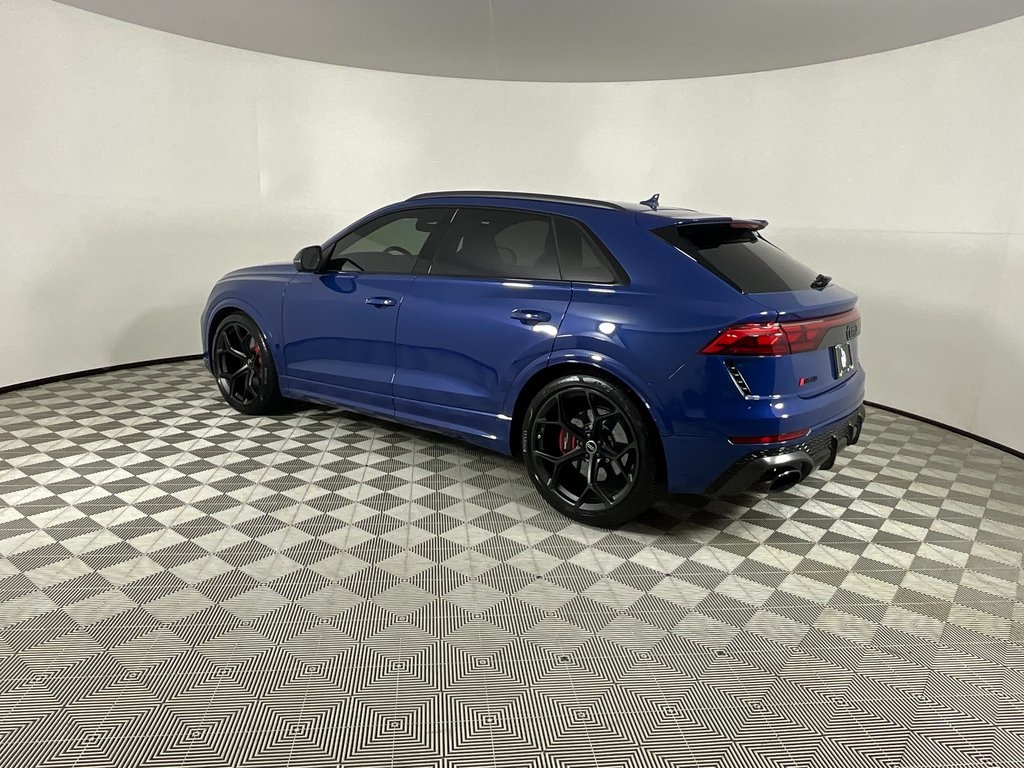 2025 Audi RS Q8 photo 3