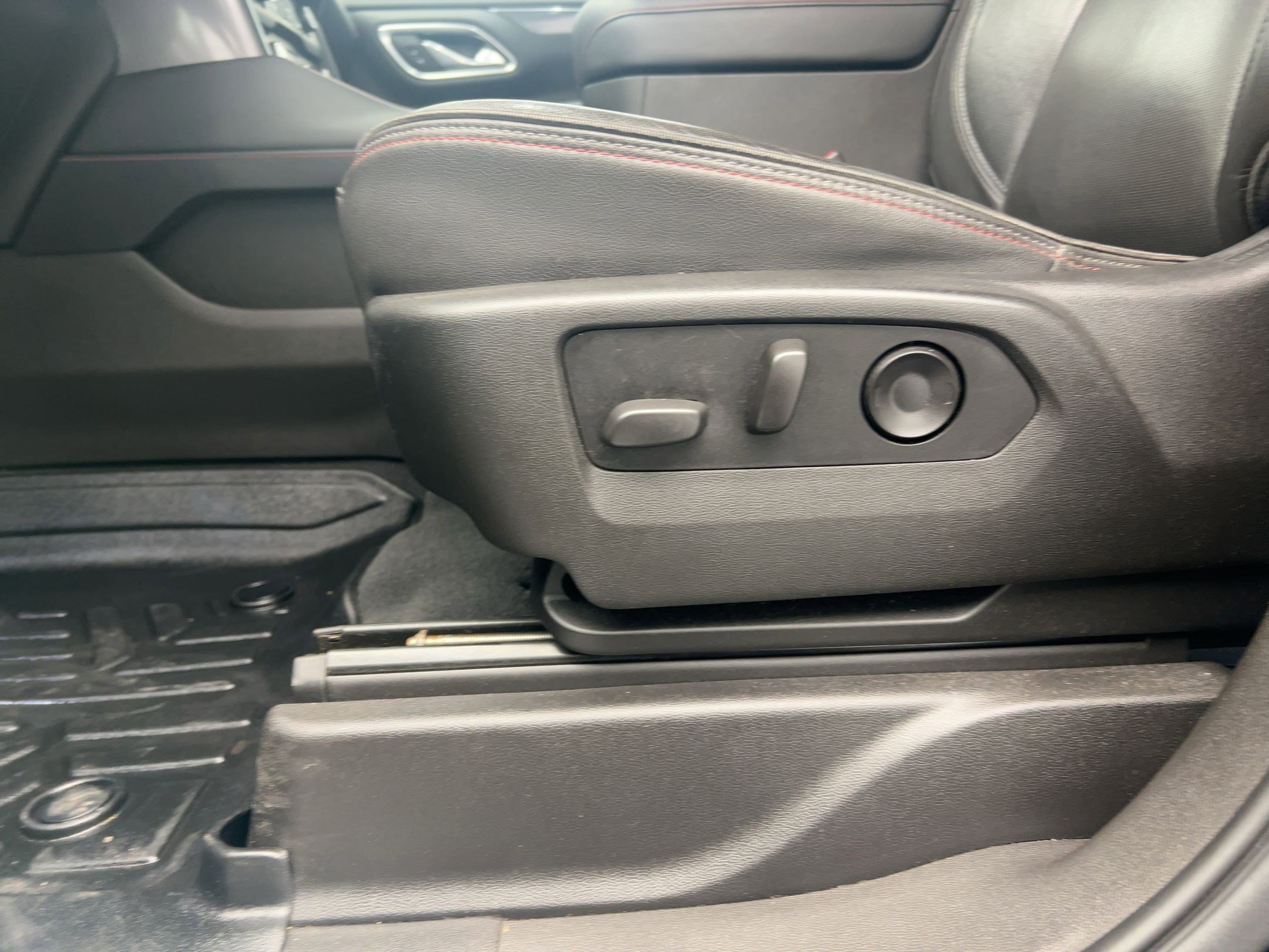 2021 Chevrolet Tahoe RST photo 14