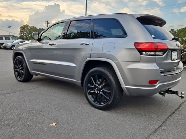 2018 Jeep Grand Cherokee Altitude photo 3