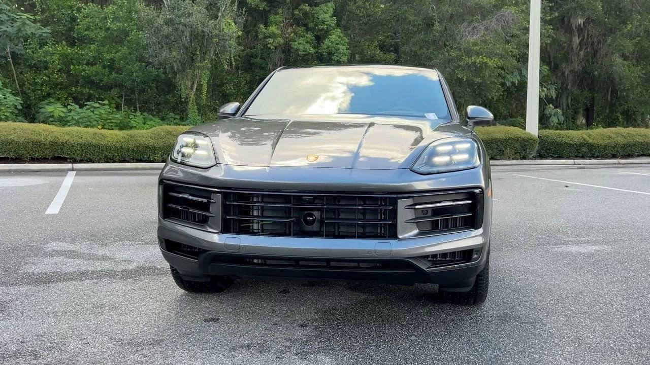 2025 Porsche Cayenne E-Hybrid Coupe photo 3
