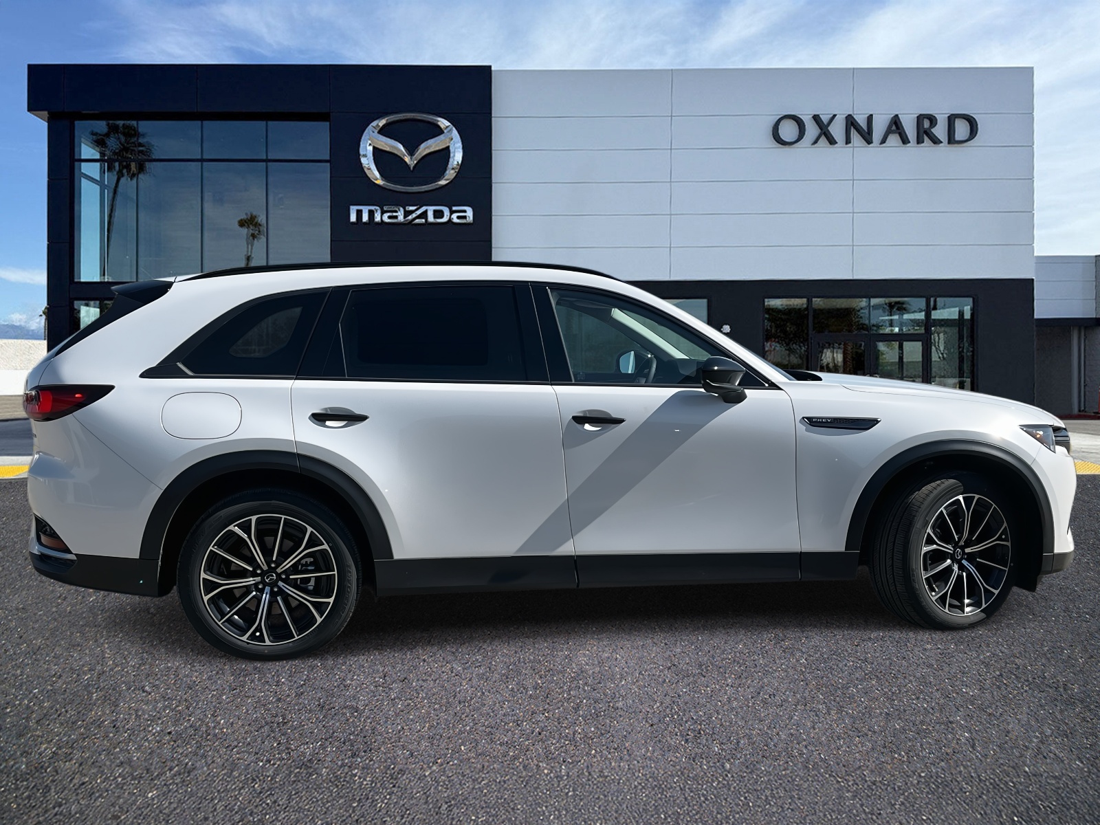 2025 Mazda CX-70 Plug-in Hybrid Premium photo 3