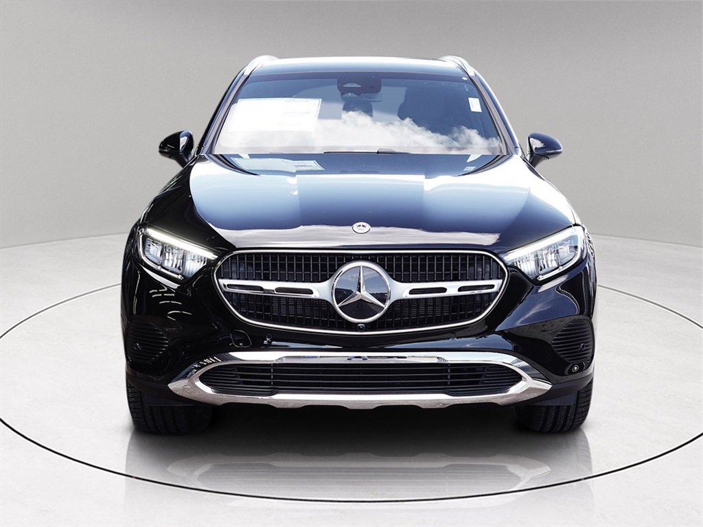 2026 Mercedes Benz GLC 300 photo 2