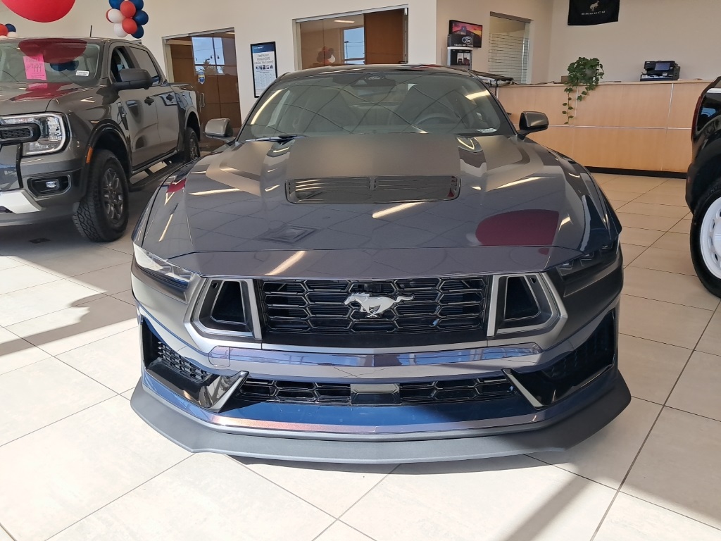 2025 Ford Mustang Dark Horse Premium photo 2