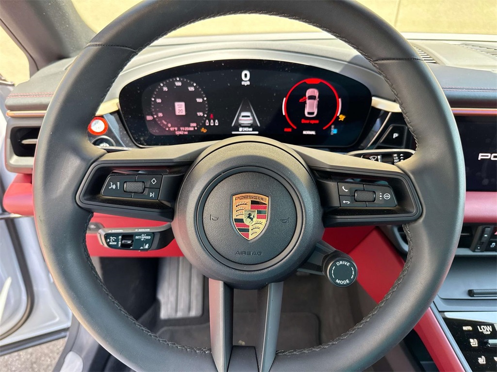 2024 Porsche Macan Electric 4 photo 24