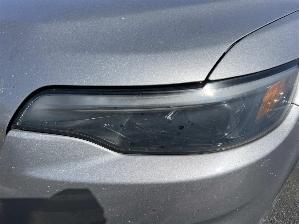 2019 Jeep Cherokee Latitude photo 2
