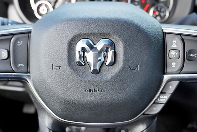 New 2026 Bright White Clear-Coat Exterior Paint RAM Tradesman image 42