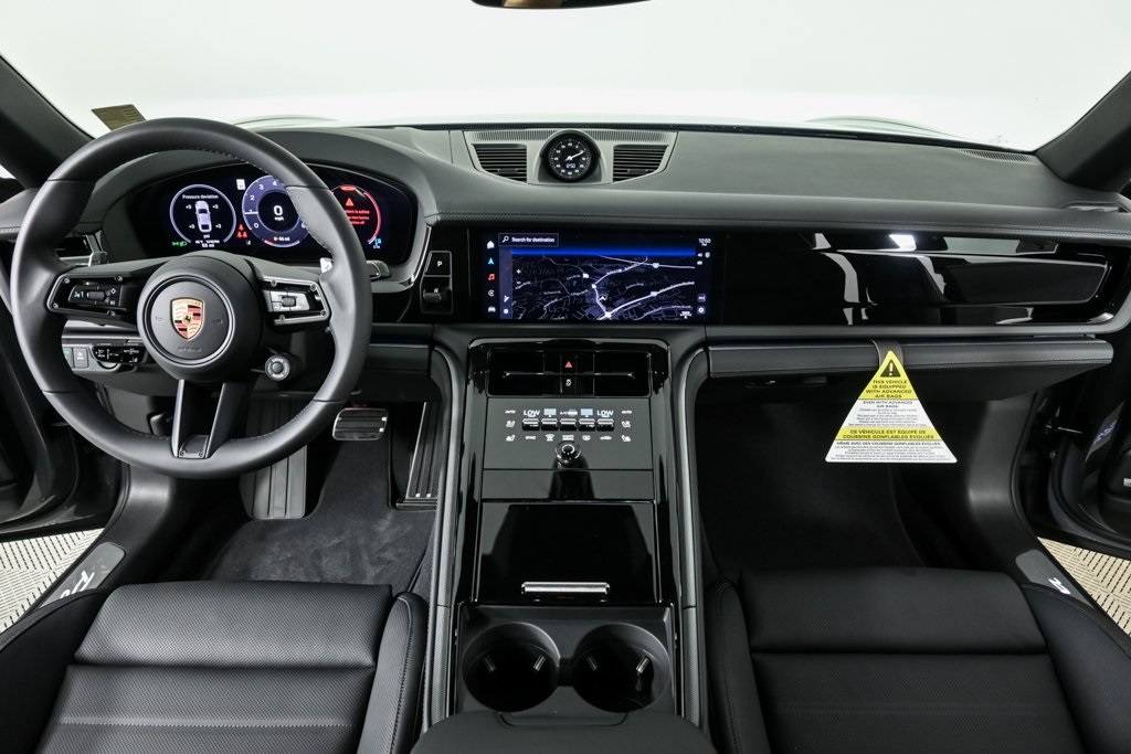 2025 Porsche Panamera Base photo 17
