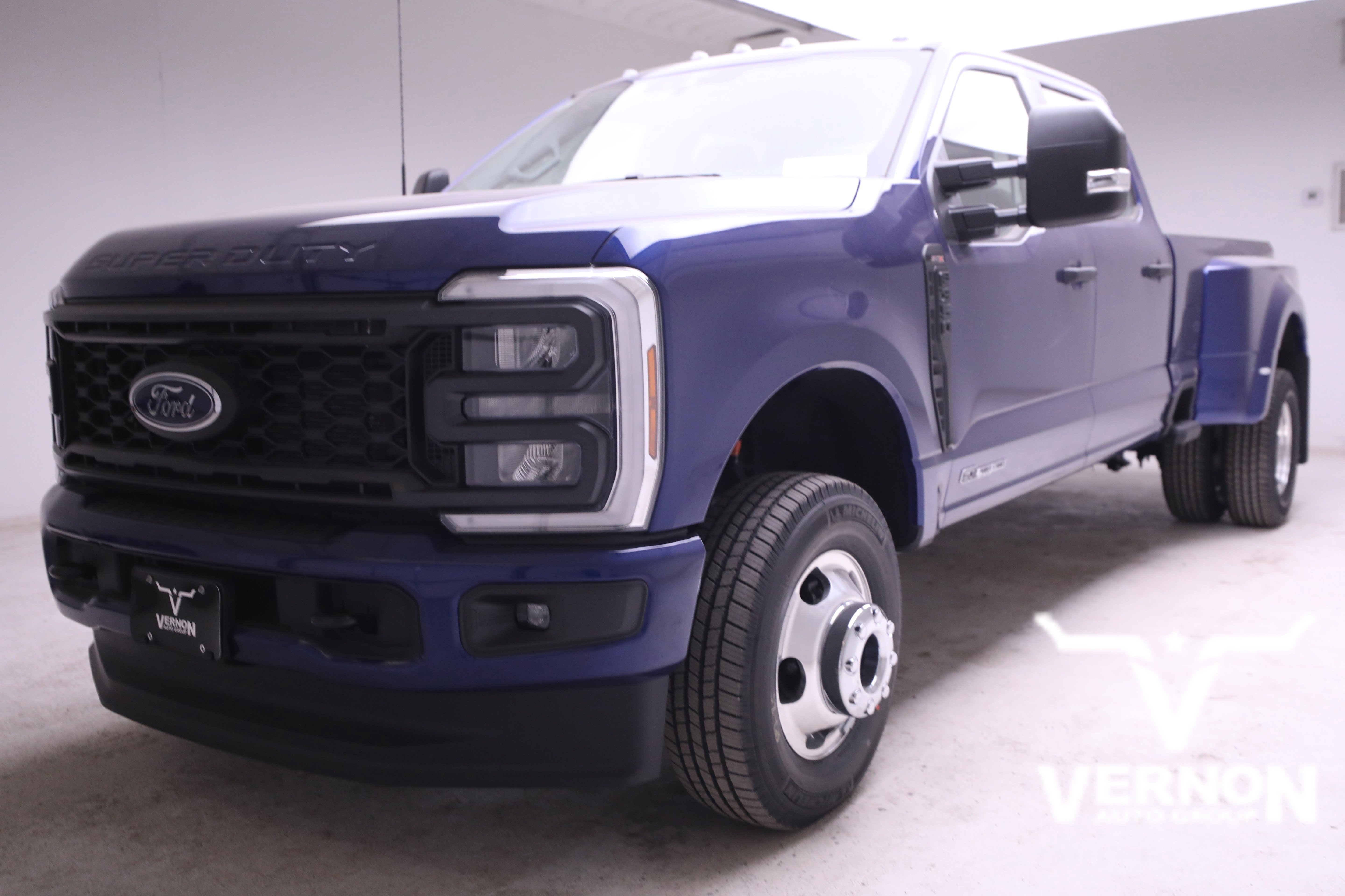 2026 Ford F-350 Super Duty XL's photo