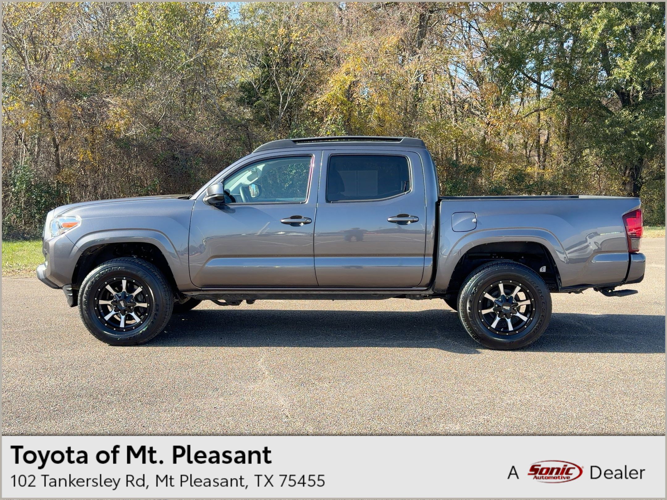 2021 Toyota Tacoma SR's photo