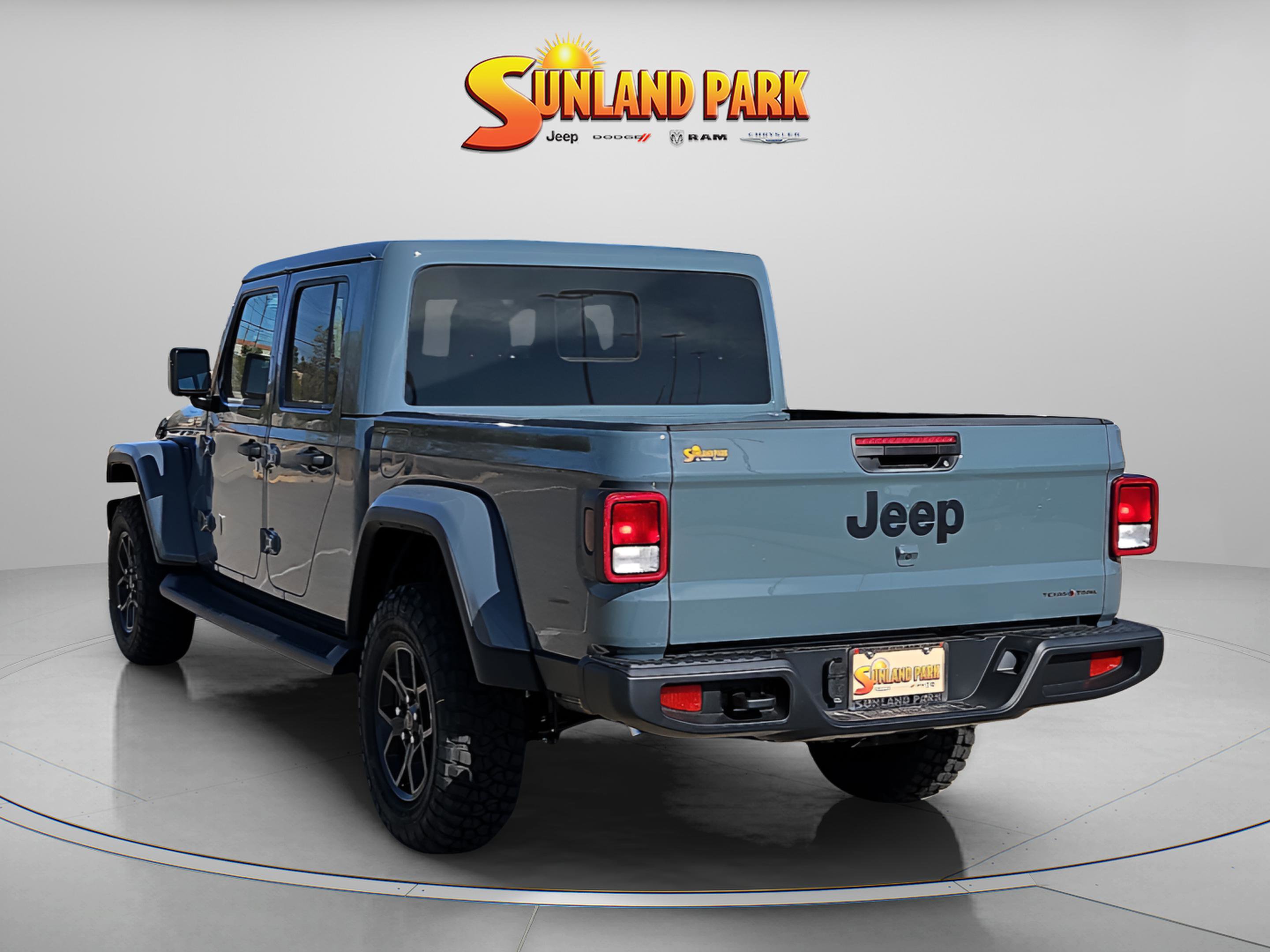 2026 Jeep Gladiator Texas Trail photo 3