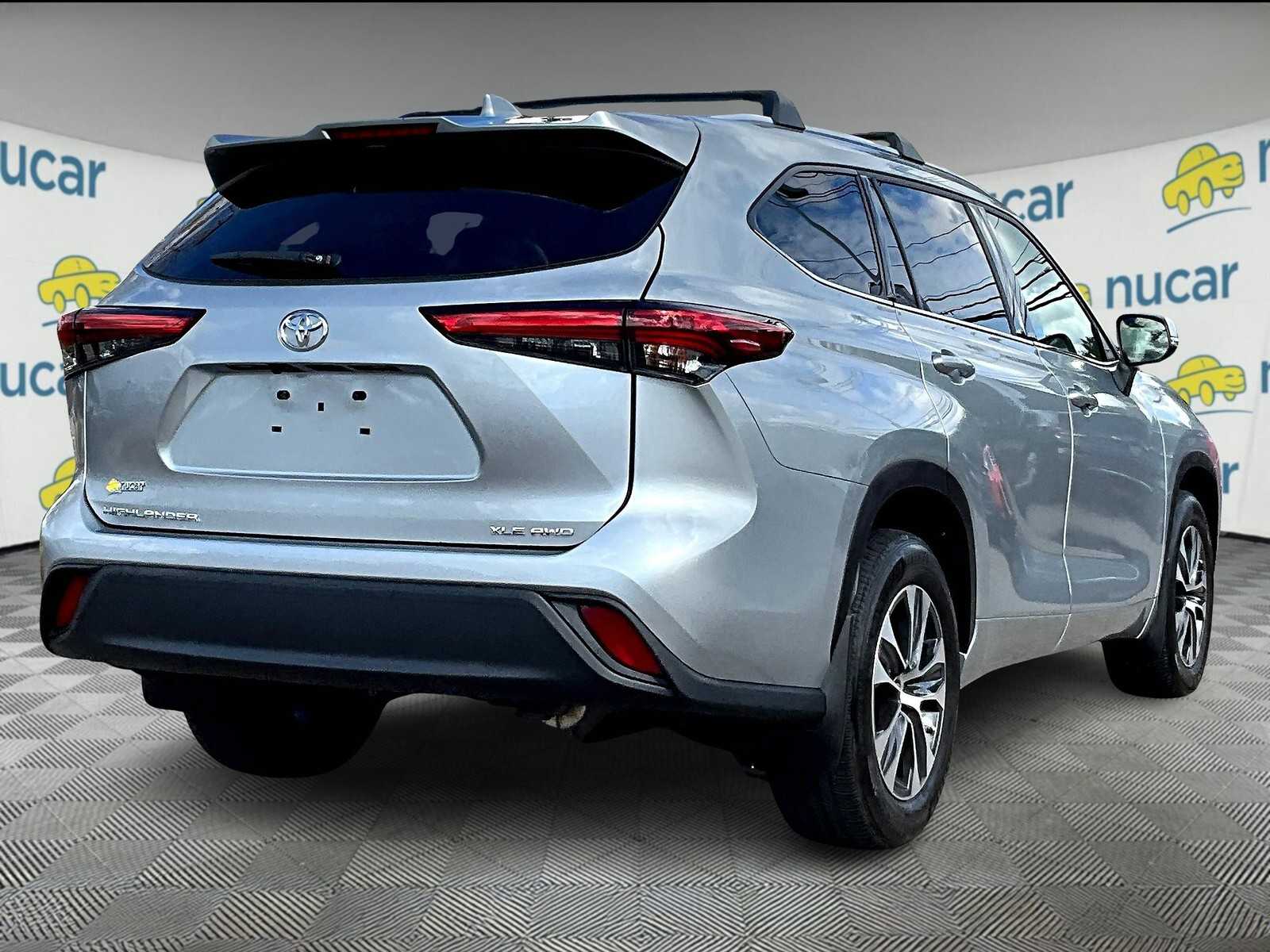 2021 Toyota Highlander XLE photo 6