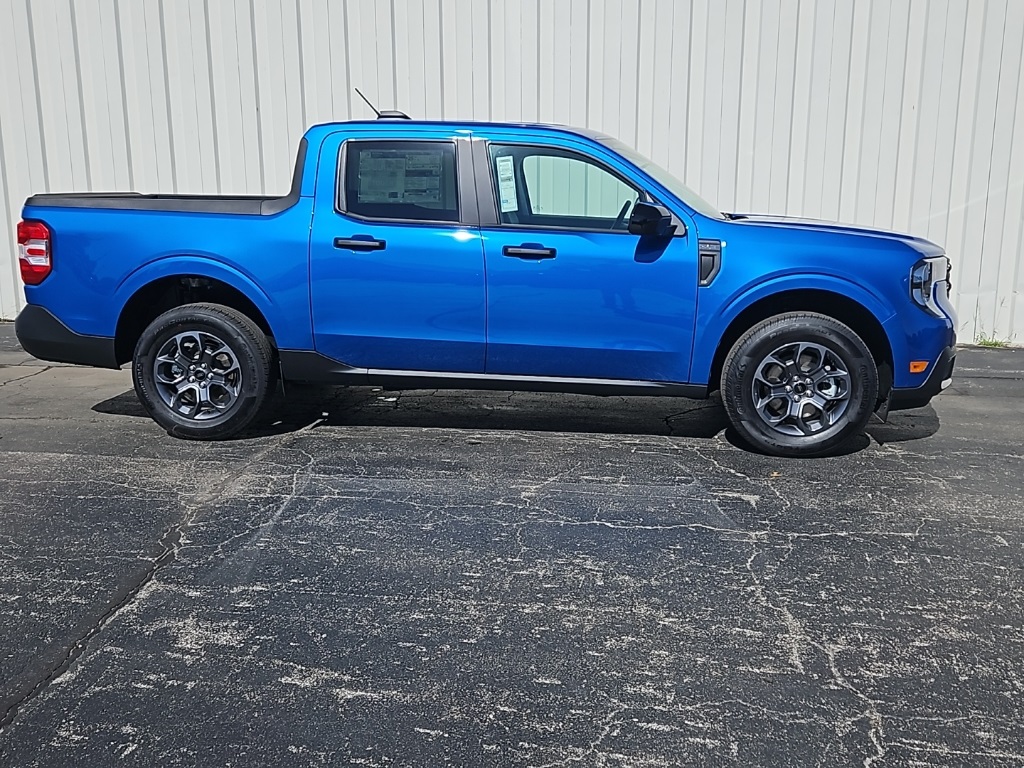 2025 Ford Maverick XLT photo 2