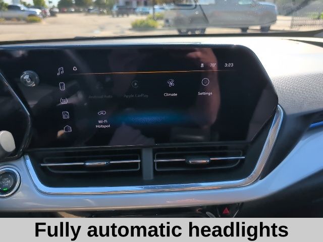 2025 Chevrolet Trax LT photo 4