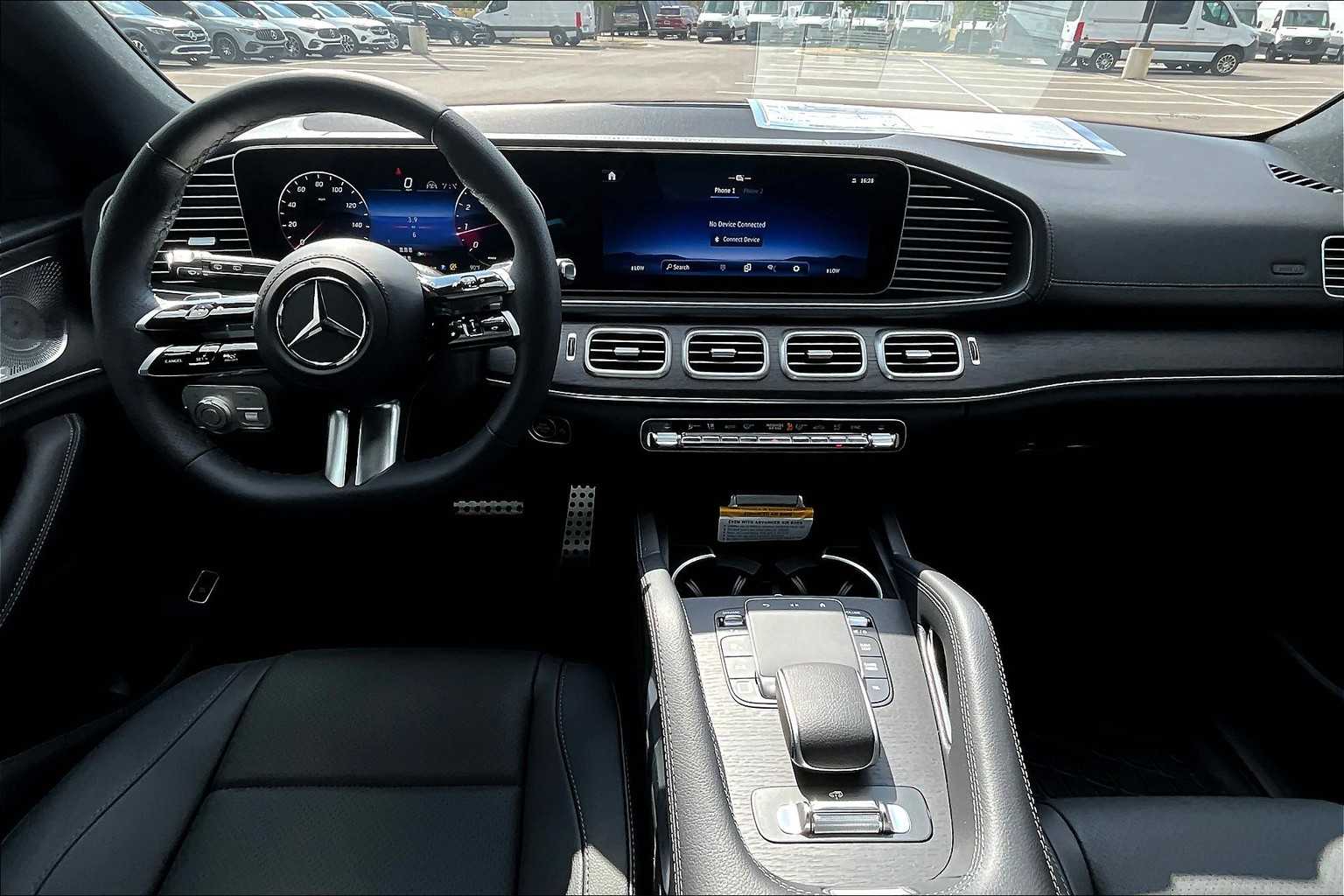 2025 Mercedes Benz GLS 450 4MATIC photo 3