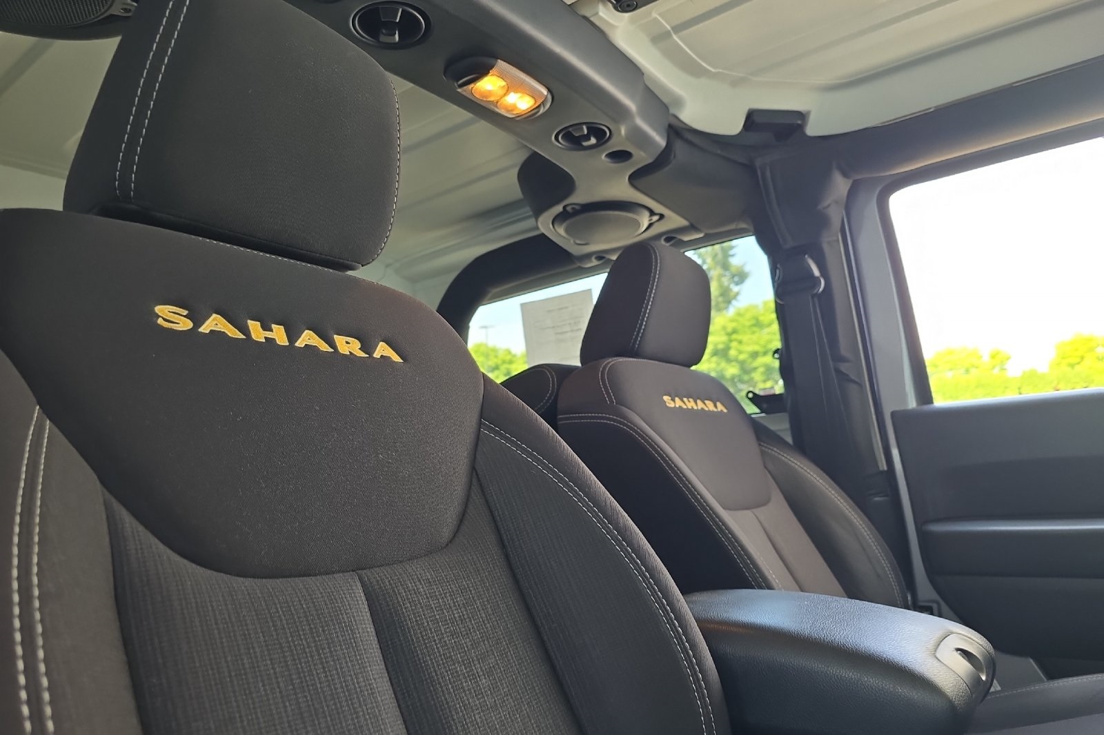 2013 Jeep Wrangler Sahara photo 18