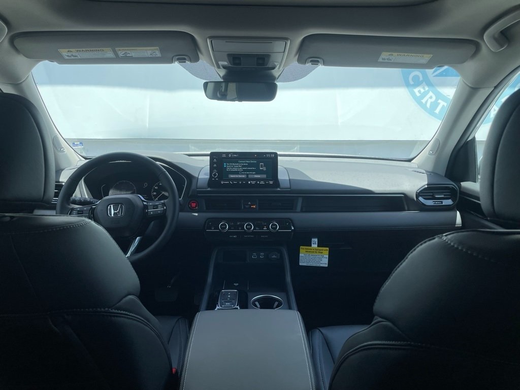 2025 Honda Pilot Touring photo 5