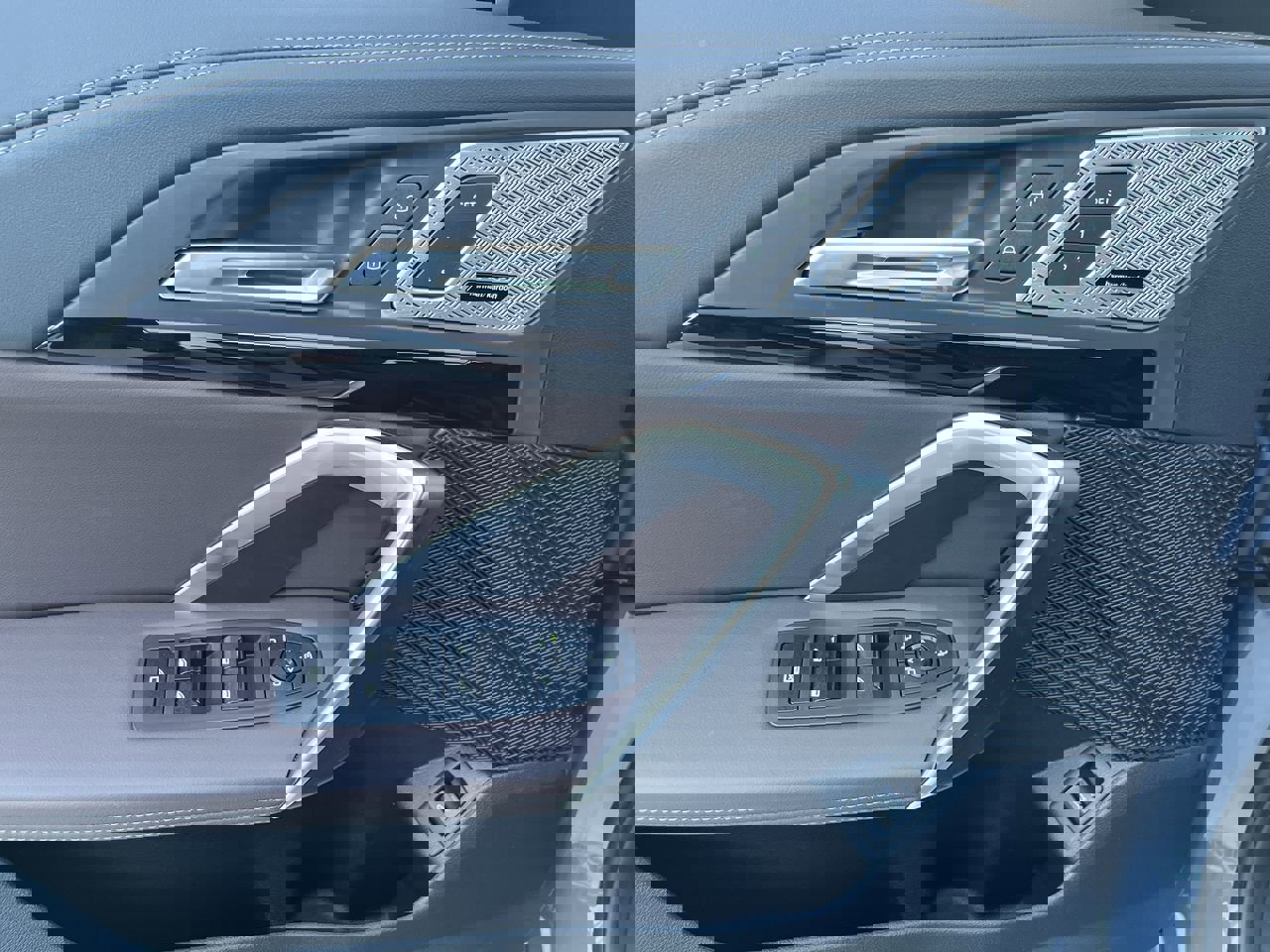 2025 Bmw X1 XDrive28i photo 16