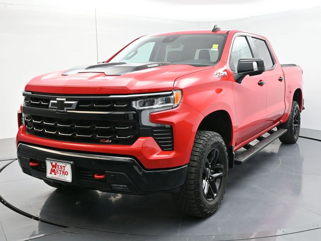 Used 2024 Chevrolet Silverado 1500 LT Trail Boss with VIN 3GCUDFE87RG283383 for sale in Monticello, Minnesota