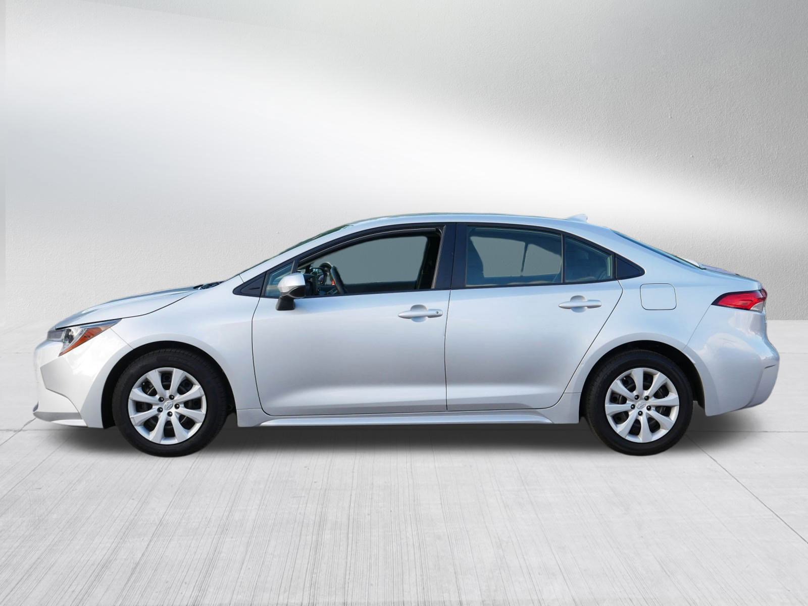 2022 Toyota Corolla LE photo 4