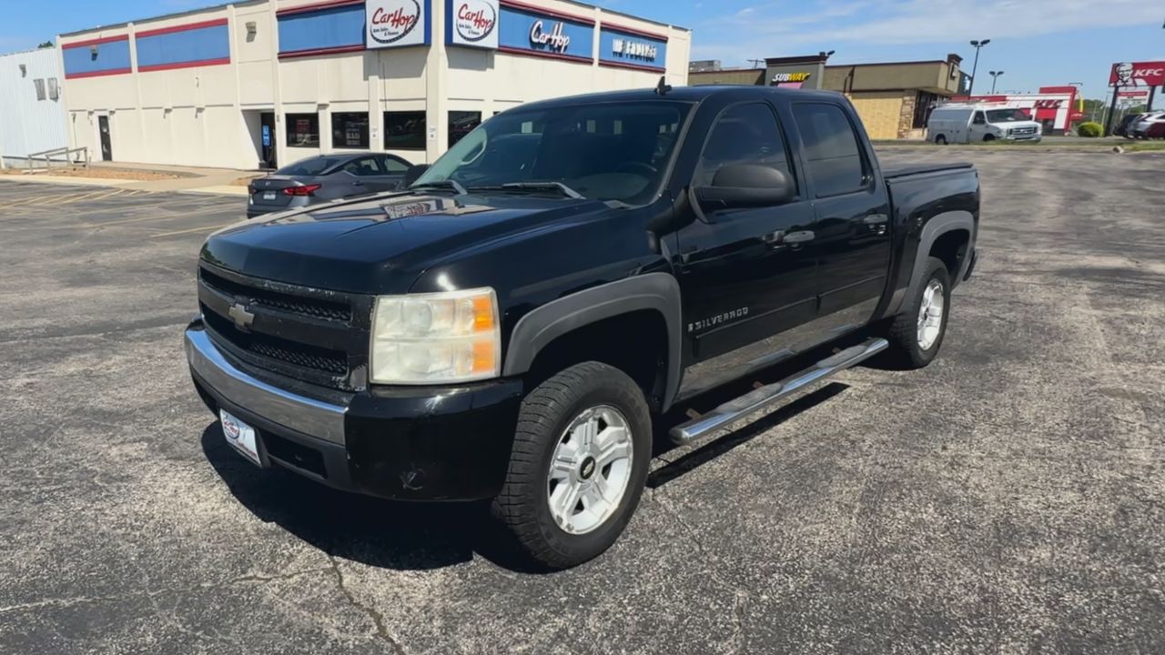 PreOwned 2007 Chevrolet Silverado 1LT CREW CAB 4WD Y829403 in Topeka