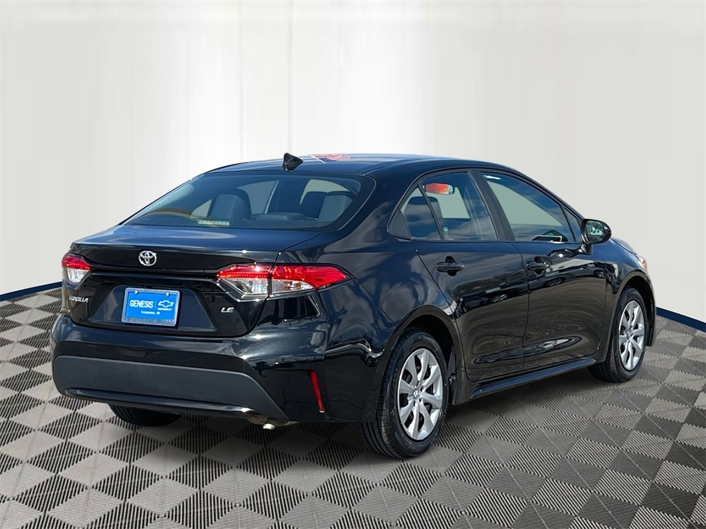 2022 Toyota Corolla LE photo 3
