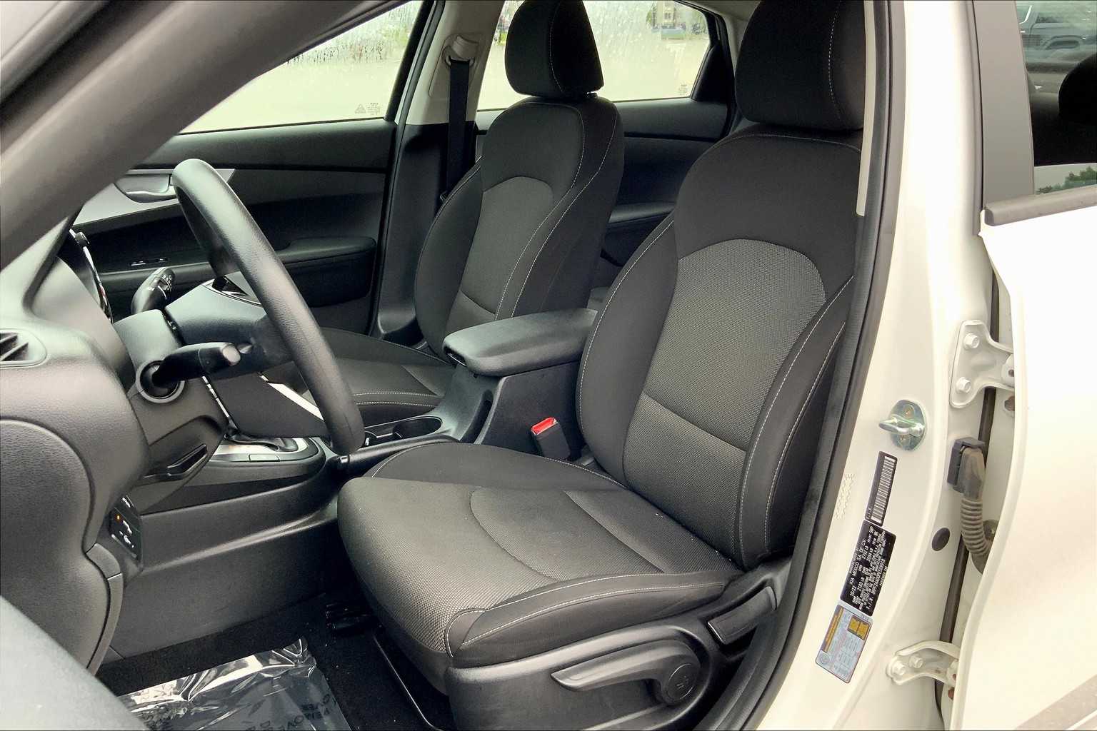 2023 Kia Forte LXS photo 7