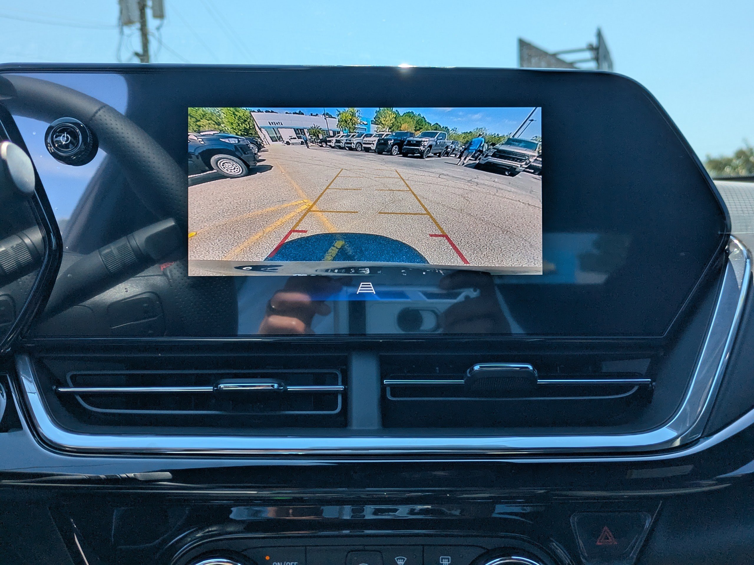 2025 Chevrolet Trax photo 20