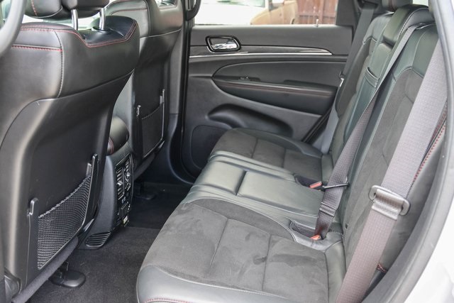 Used 2021 Silver Jeep Trailhawk image 16